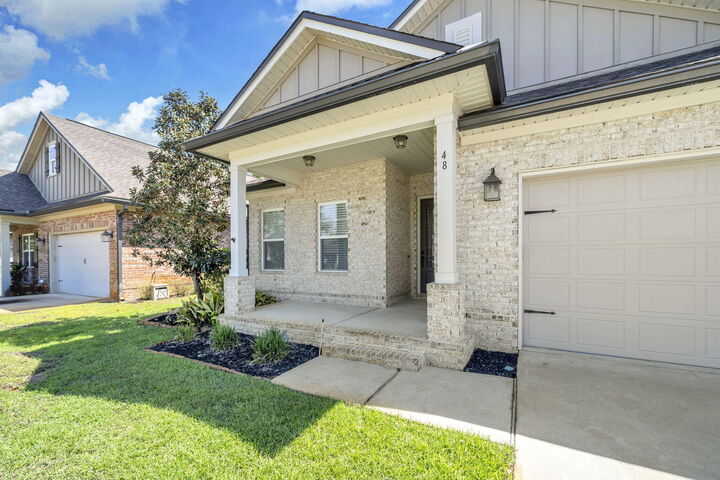 Property Photo:  48 Oaktree Boulevard  FL 32439 