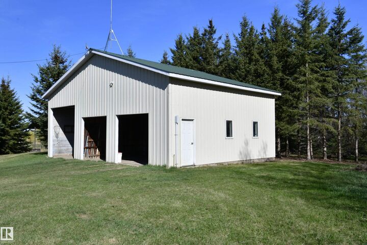 Property Photo: 49074 Rge Rd 241 AB T9E 2R8