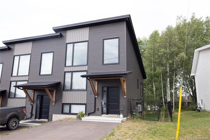 Property Photo:  22 Ruelle De La Colline  NB E1A 6N3 