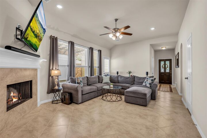 Property Photo:  2923 Whitman Drive  TX 77356 