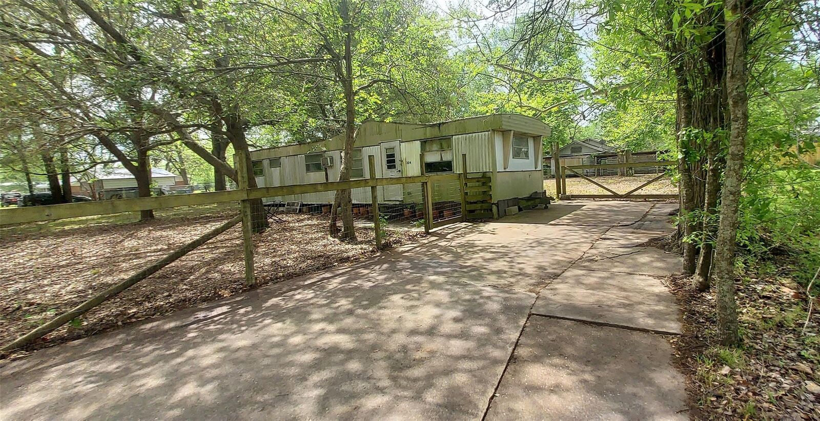 Property Photo:  324 E Second Street  TX 75845 