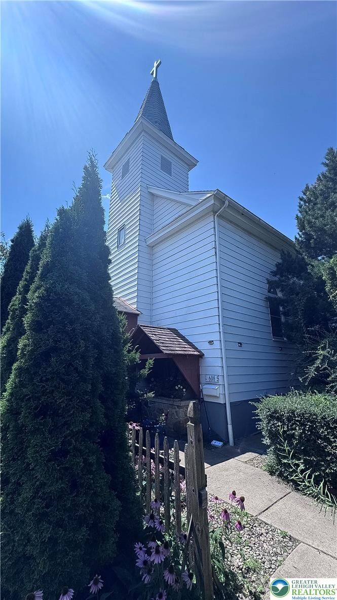 Property Photo:  608 McKinley  PA 18201 