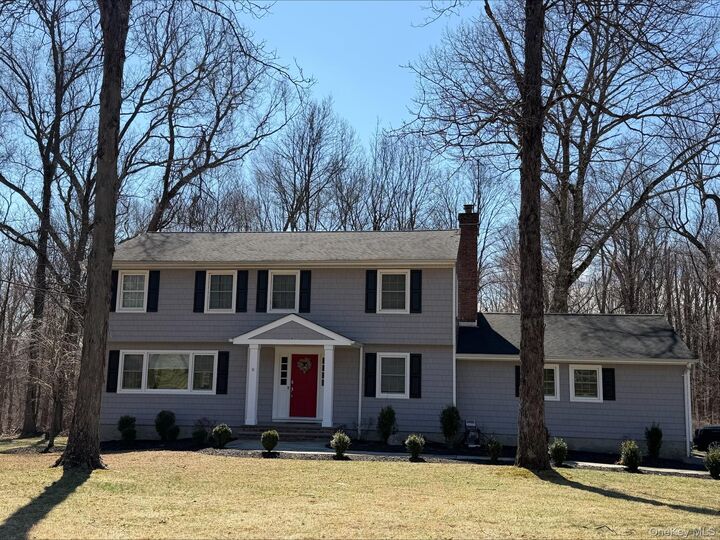 Property Photo:  9 Mohawk Lane  NY 10598 