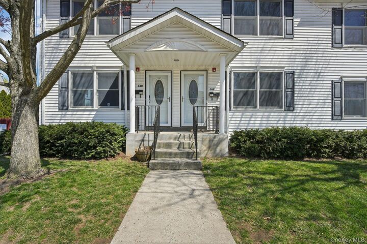 Property Photo:  162 Harding Avenue  NY 10606 