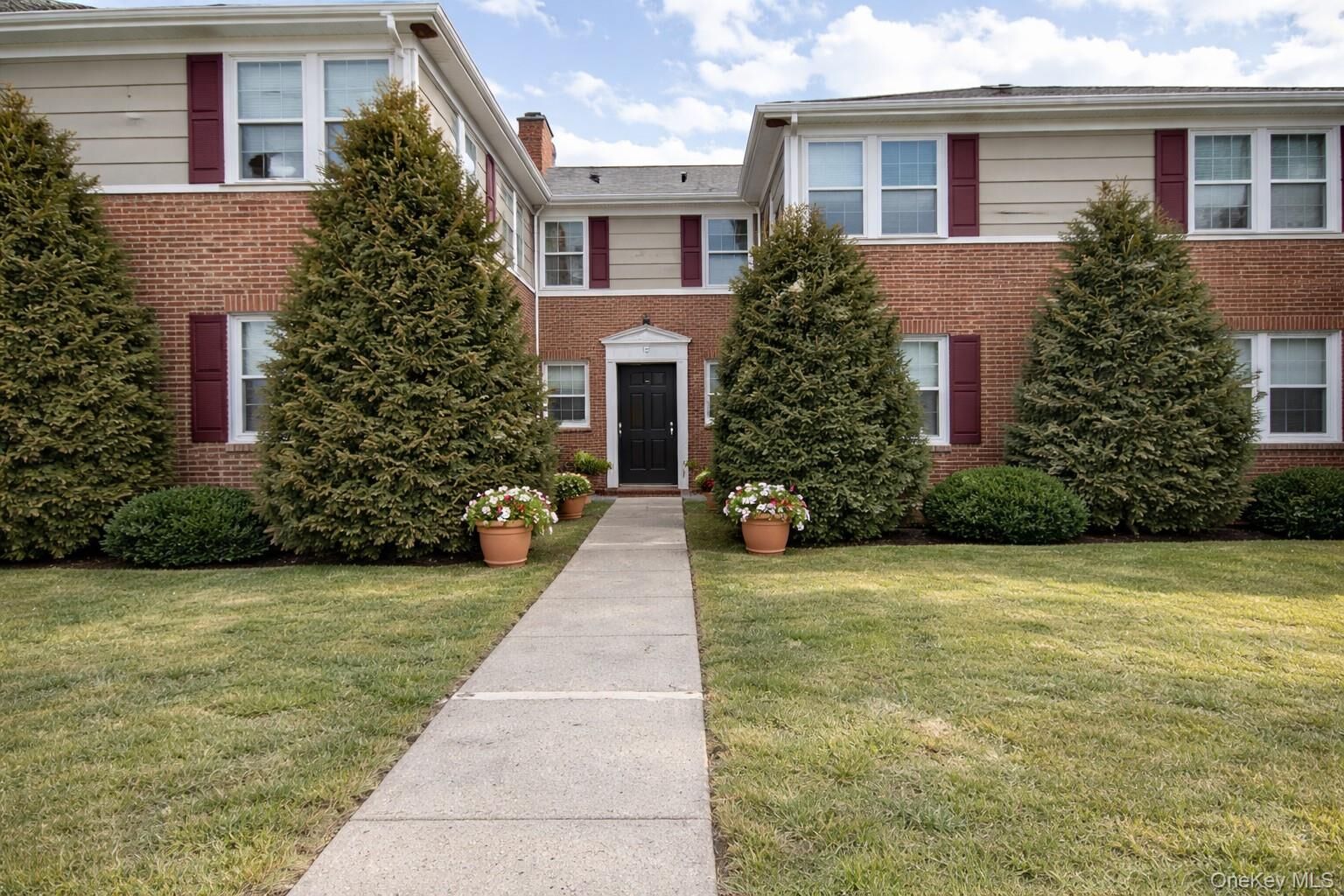 Property Photo:  14 Stevens Street 5  NY 10606 