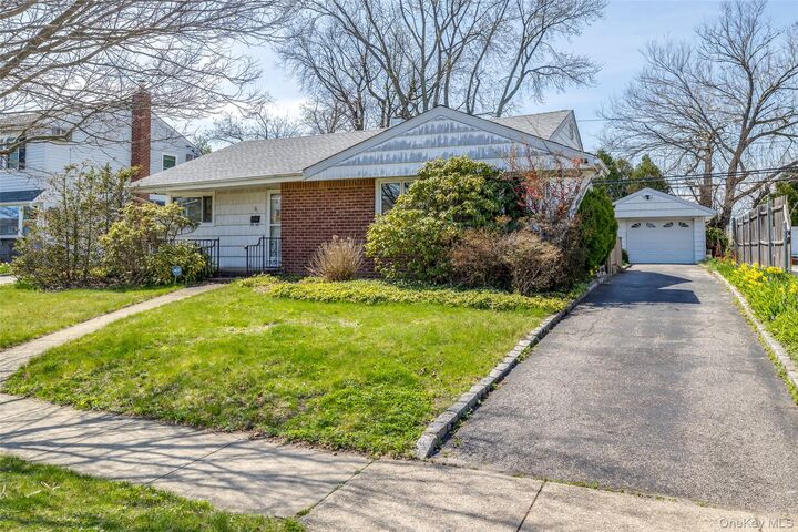 Property Photo:  36 Seitz Drive  NY 11714 