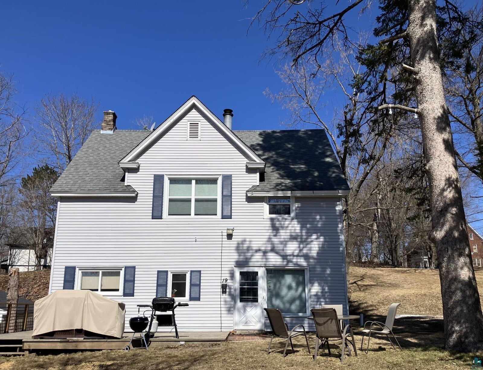 Property Photo:  19 E Oxford St  MN 55803 