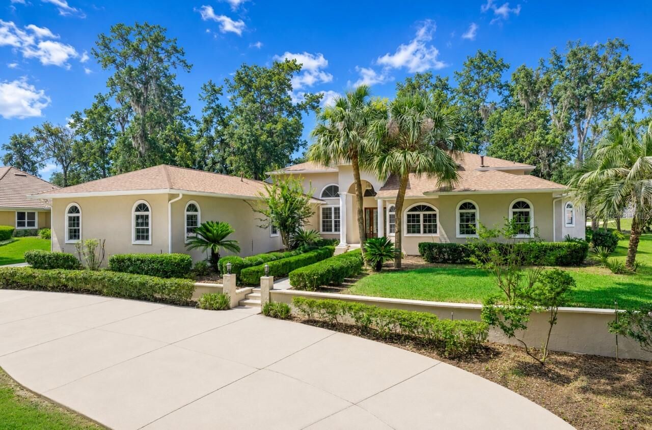 Property Photo:  6943 SE 12th Circle  FL 34480 