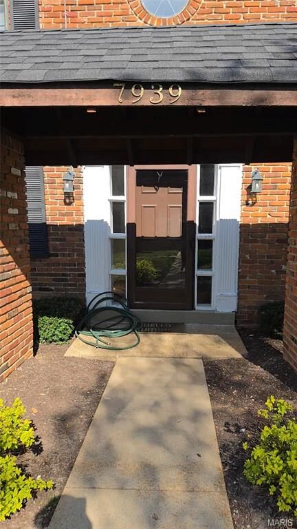 Property Photo:  7939 Royal Arms Court 2  MO 63123 