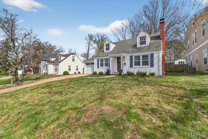 Property Photo:  1158 N Geyer Road  MO 63122 