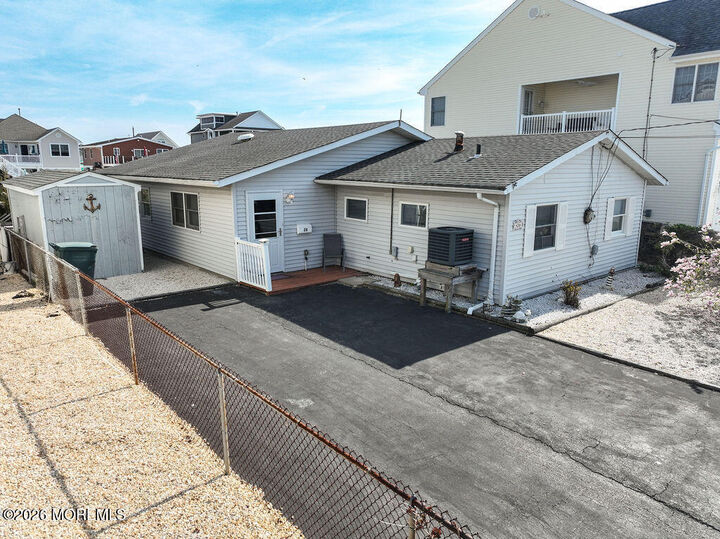 Property Photo:  28 W Hudson Drive  NJ 08087 