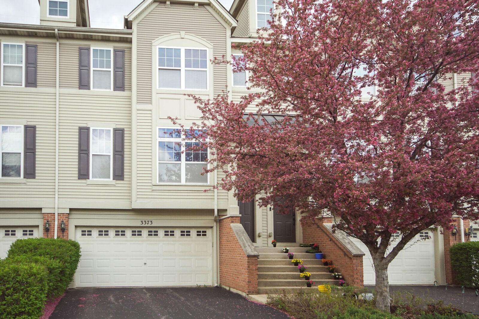 Property Photo:  3373 Kentshire Circle  IL 60504 