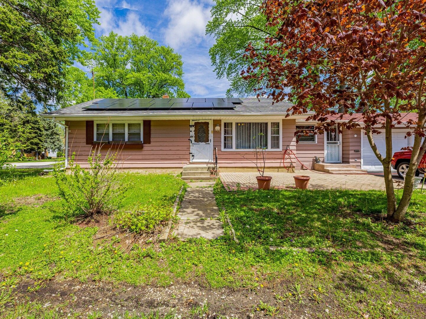 Property Photo: 1045 Palace Street IL 60506