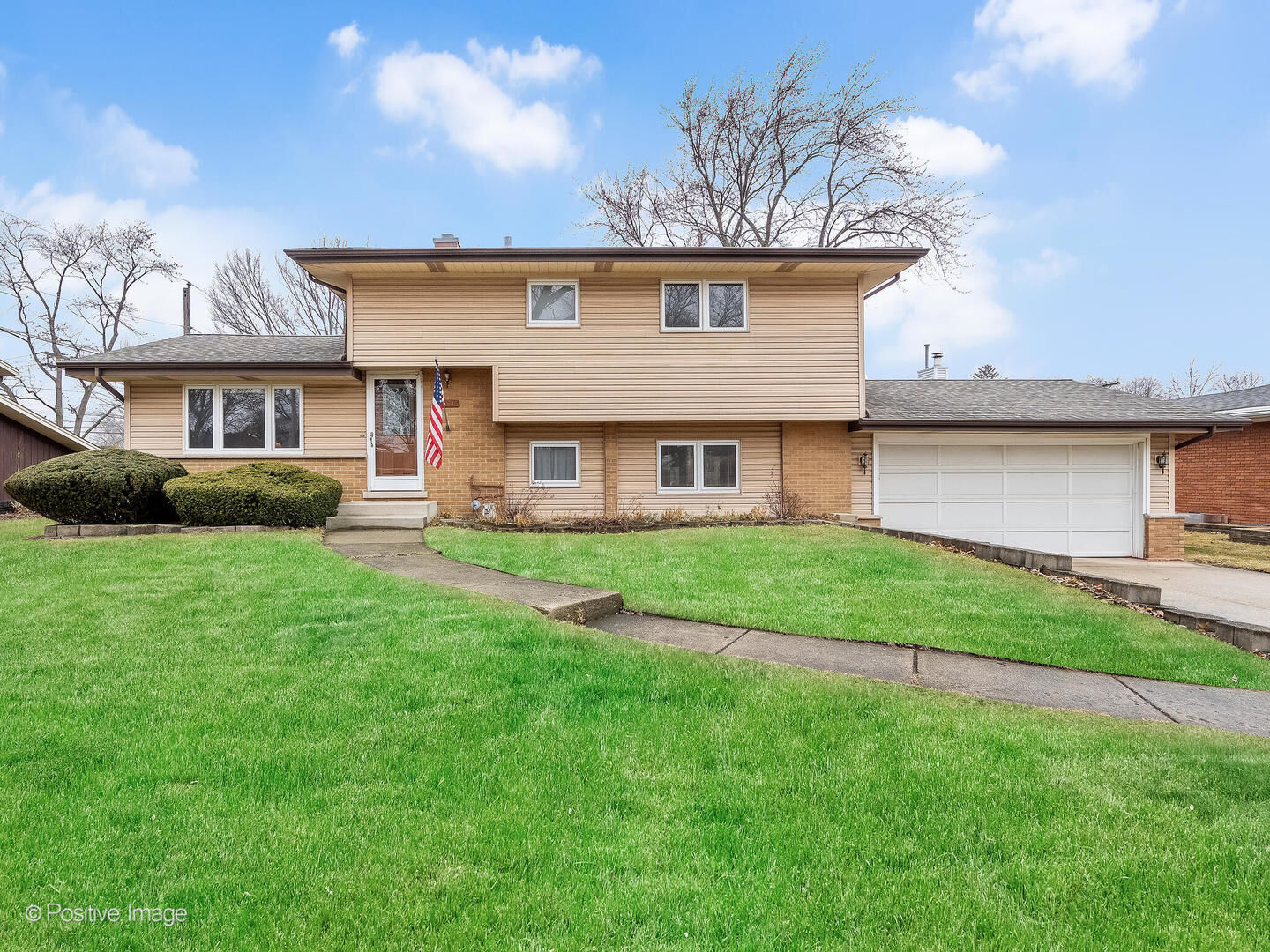 Property Photo:  564 E Bryn Mawr Avenue  IL 60172 