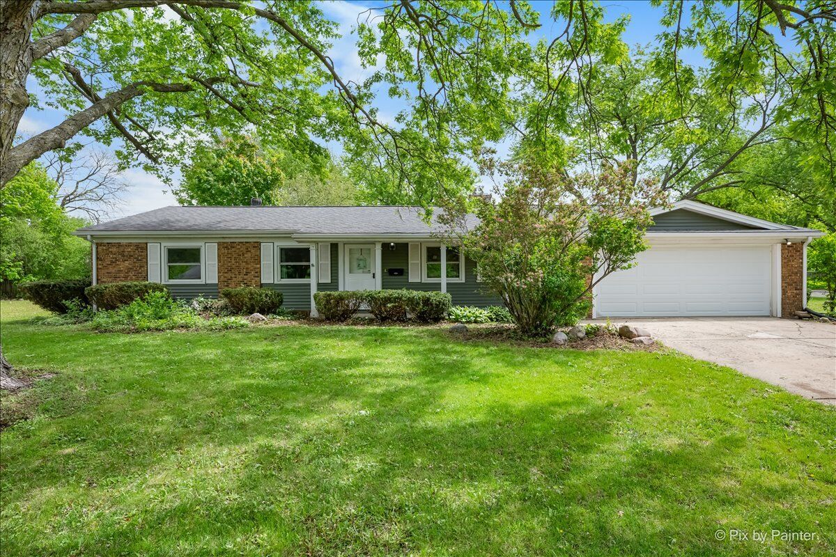 Property Photo:  401 Hill Avenue  IL 60542 