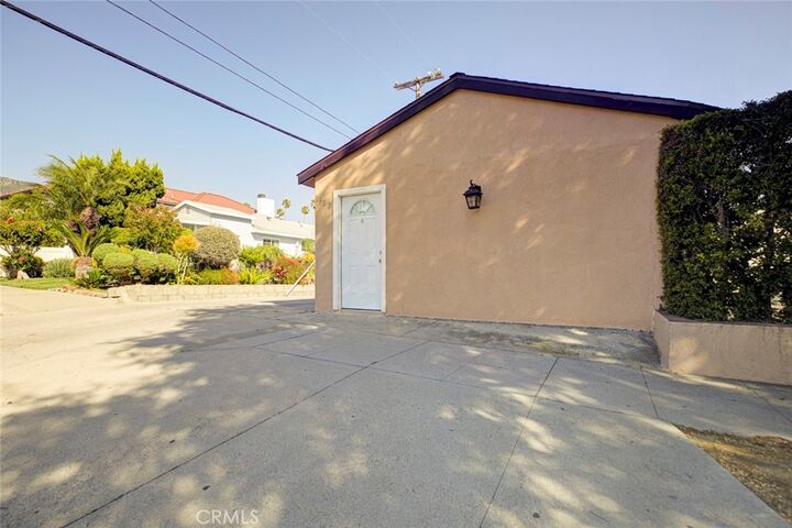 Property Photo:  1953 Glenwood Road A  CA 91201 
