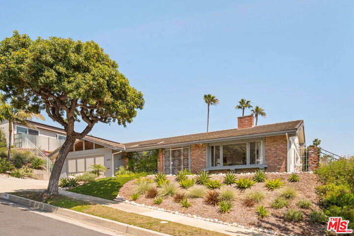 Property Photo:  2160 Winona Boulevard  CA 90027 