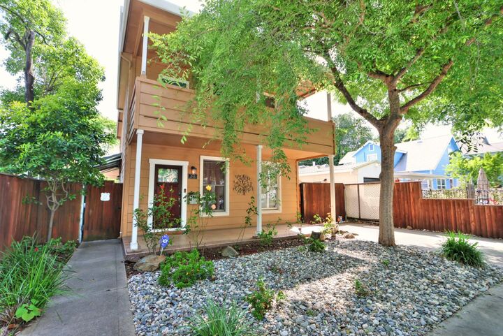 Property Photo:  3056 6th Avenue  CA 95817 