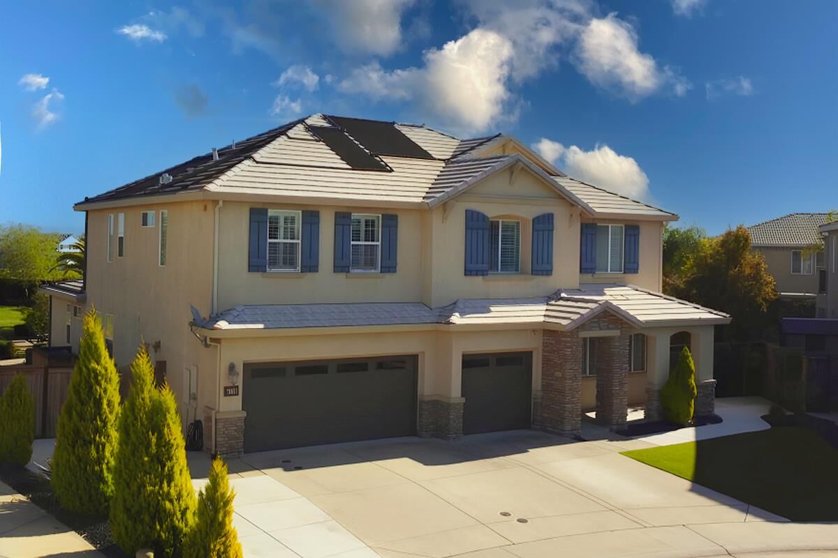 Property Photo:  4120 Ice House Way  CA 95747 