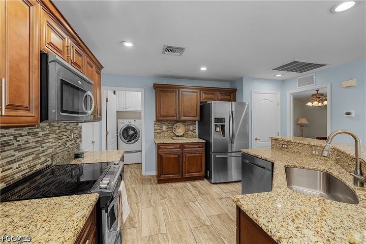Property Photo: 3928 NW 41st Place FL 33993