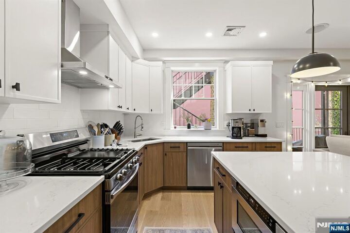 Property Photo:  315 Grand Street 3  NJ 07030 