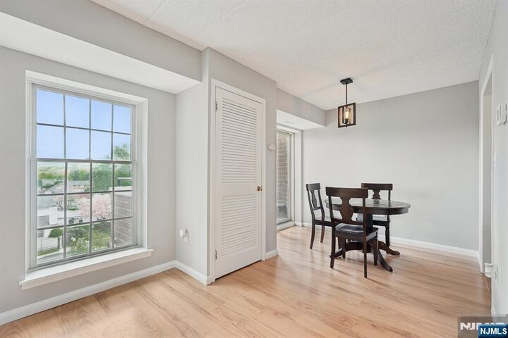 Property Photo:  44 Iron Forge Square 44  NJ 07442 