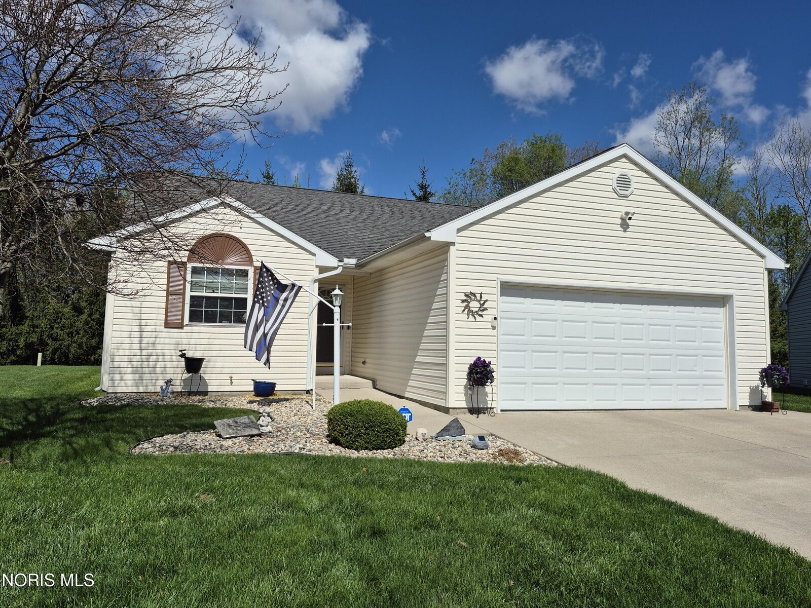 Property Photo: 1104 Countryside Drive OH 45840