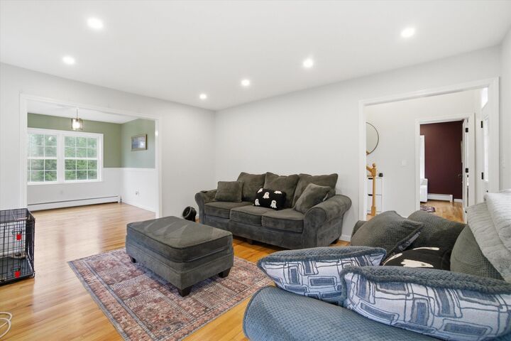 Property Photo: 10 Upton Road NH 03057