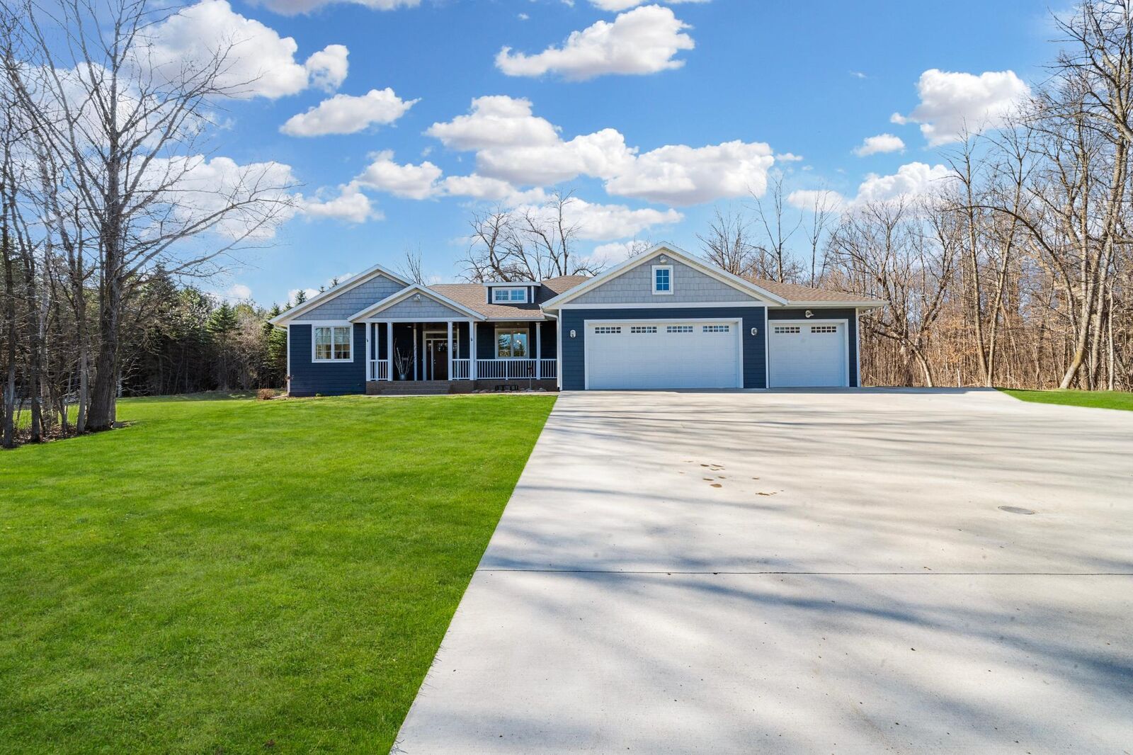 Property Photo:  5201 Colonial Court NE  MN 56308 