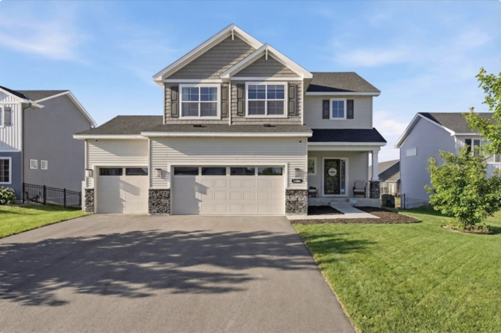 Property Photo: 1486 Oak Ridge Street MN 55341