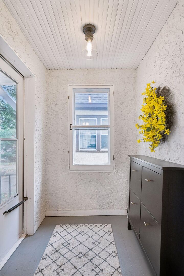 Property Photo:  2134 Scheffer Avenue  MN 55116 