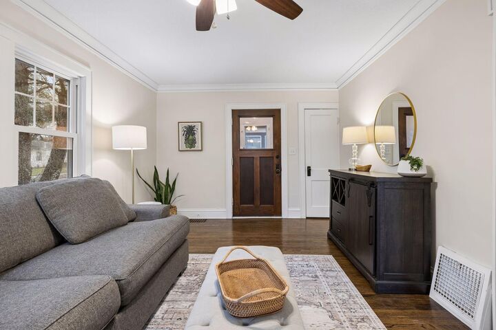 Property Photo:  2134 Scheffer Avenue  MN 55116 