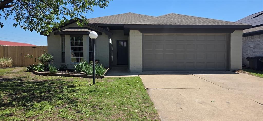 Property Photo: 8194 Waterside Trail TX 76137