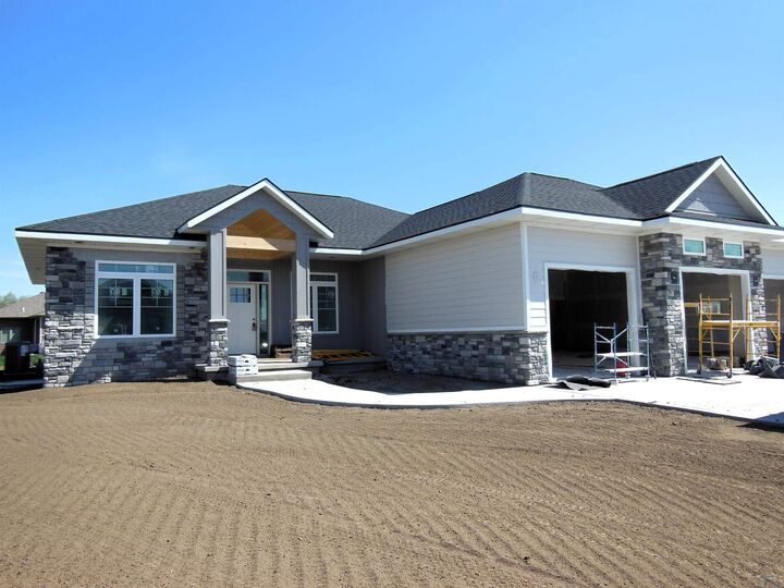 Property Photo:  172 Cardinal Court  NE 68776 