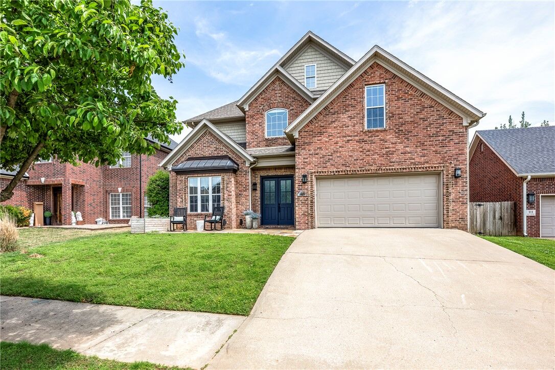 Property Photo:  109 SE G Court  AR 72712 