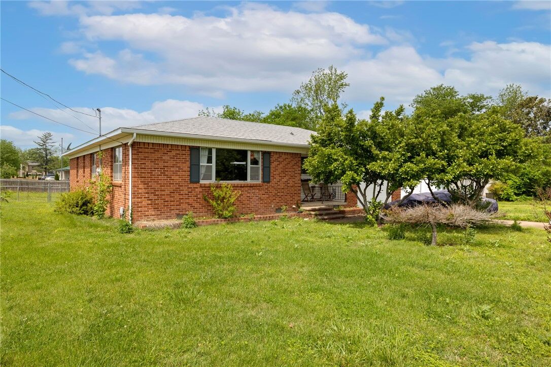 Property Photo:  201 NW G Lot 40 & 41 Street  AR 72712 