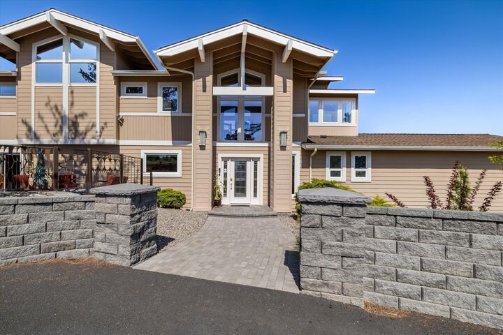 Property Photo:  3124 NW Lynch Way  OR 97756 