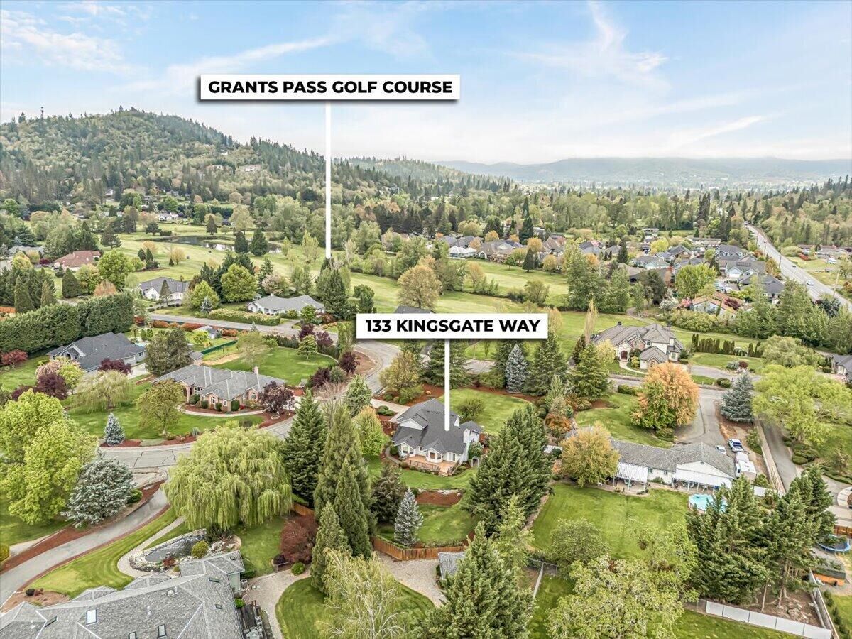 Property Photo:  133 Kingsgate Way  OR 97527 
