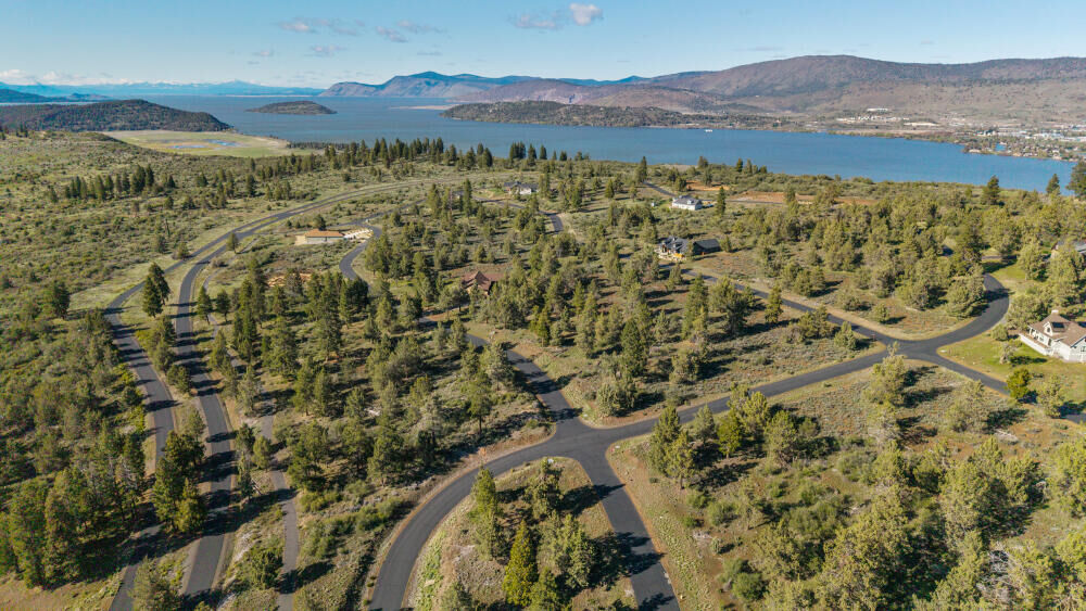 Property Photo:  856 Beattys Butte Drive  OR 97601 