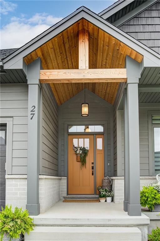 Property Photo:  27 Ridgewood Crescent  ON N4X 1E8 