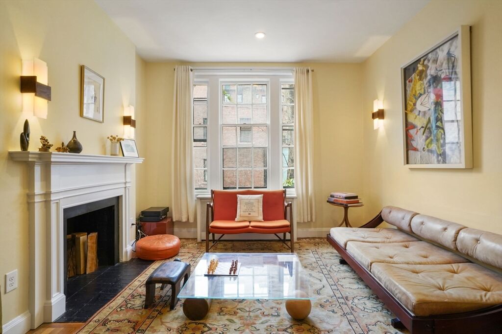 Property Photo:  54 Brimmer St  MA 02108 
