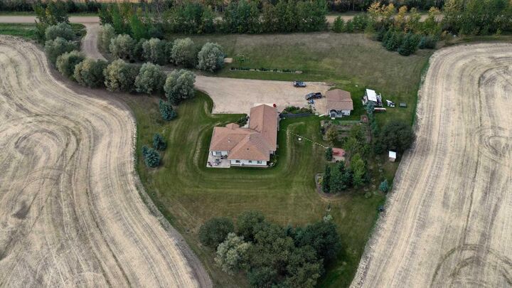 Property Photo: 71355 Range Road 261 AB T0H 0Y0