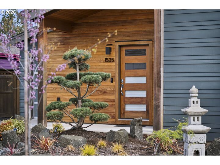 Property Photo:  1525 NE Rosa Parks Way  OR 97221 