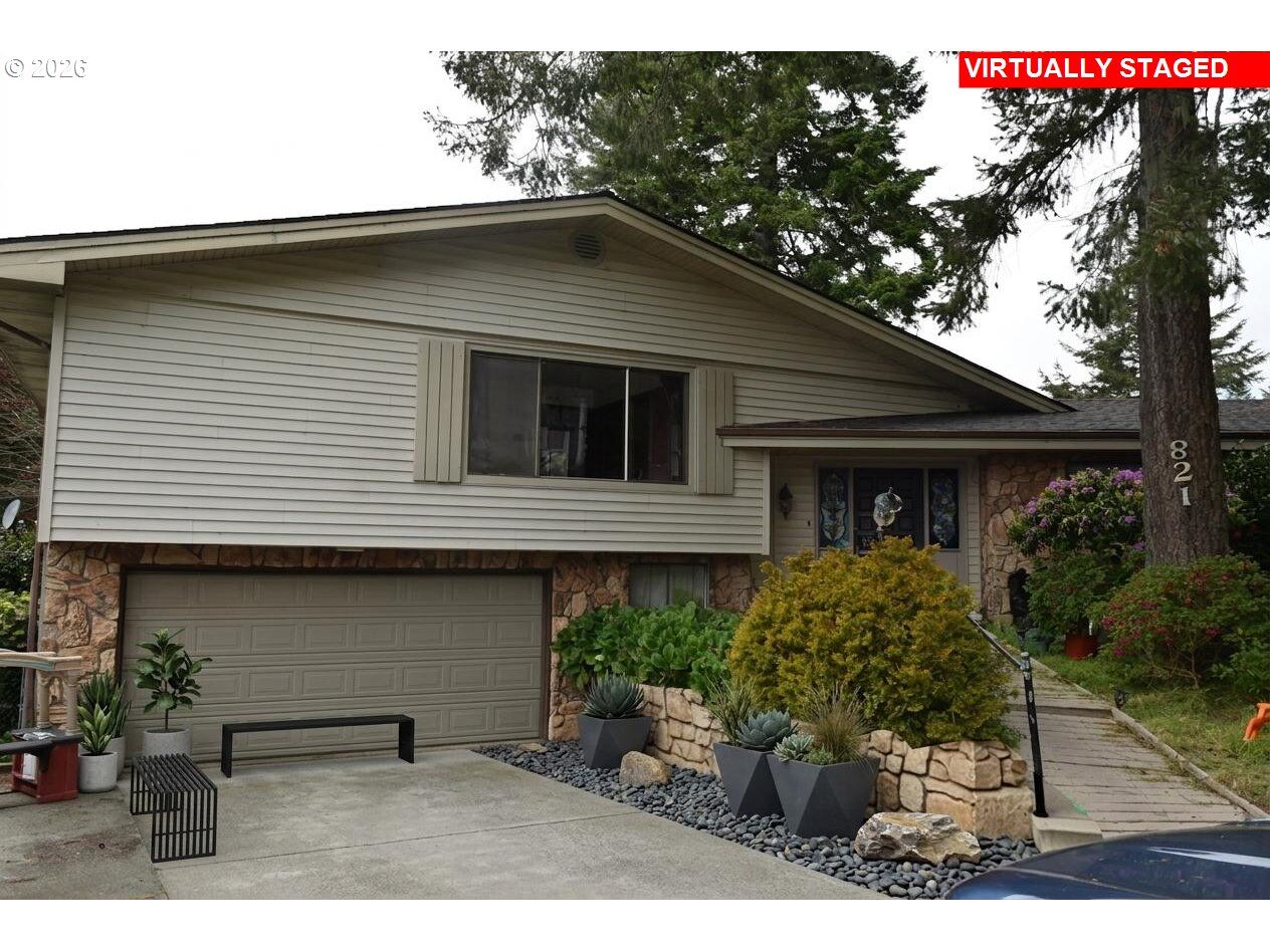 Property Photo:  821 Paradise Ln  OR 97415 