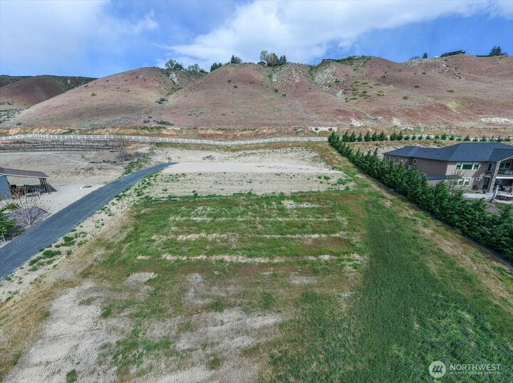 Property Photo:  3085  Martin Place  WA 98802 