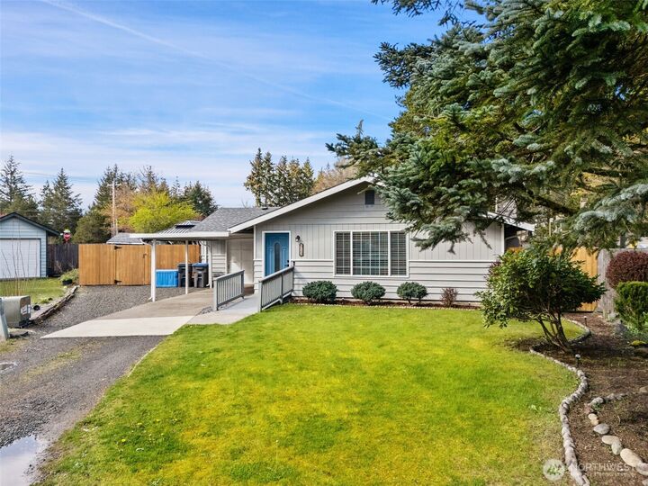 Property Photo:  20 E Oak Place  WA 98584 