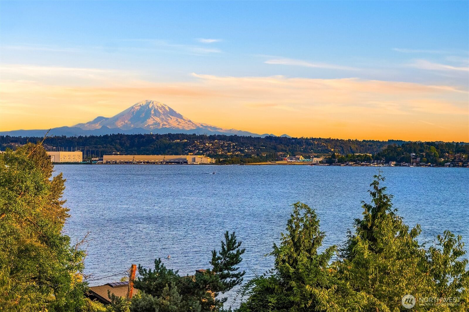 Property Photo: 8243 W Mercer Way WA 98040