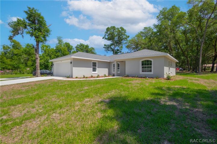 Property Photo:  605 N Corbin Avenue  FL 34453 