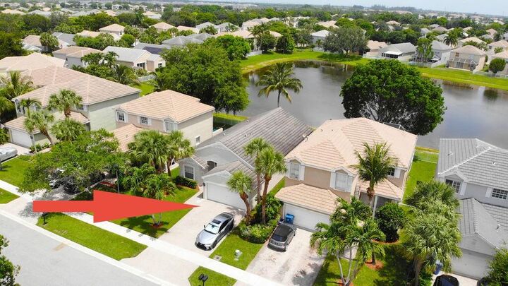 Property Photo:  137 Canterbury Place  FL 33414 