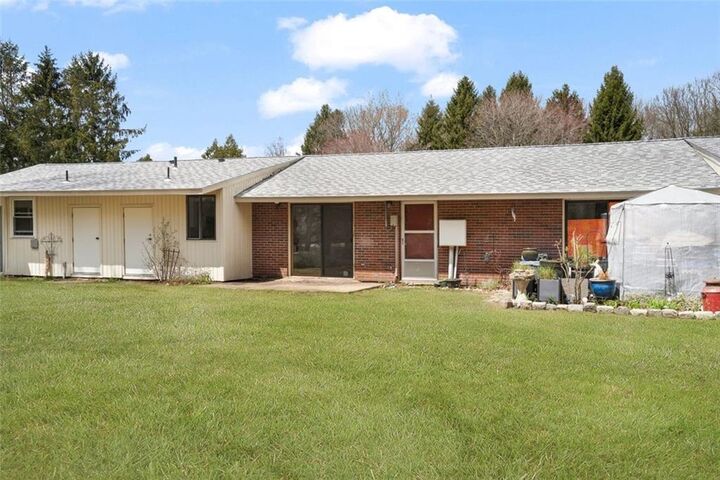 Property Photo:  47 Kingsland Court 6B  RI 02813 